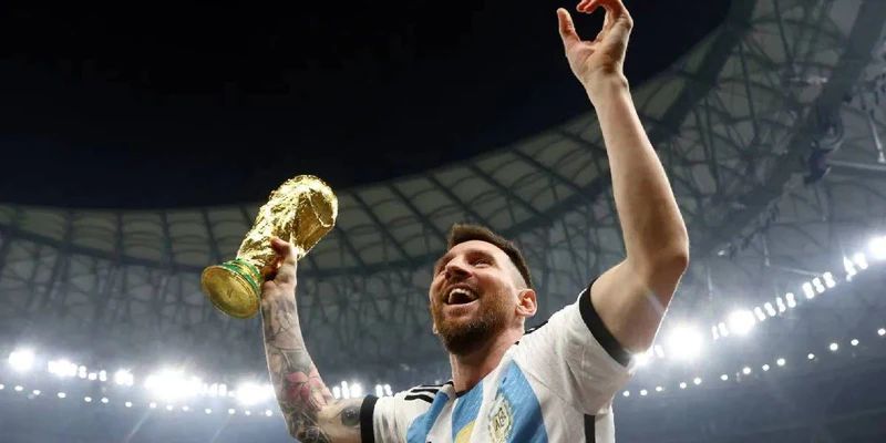 Điểm tên 20 cầu thủ bóng đá giàu nhất thế giới - Messi 